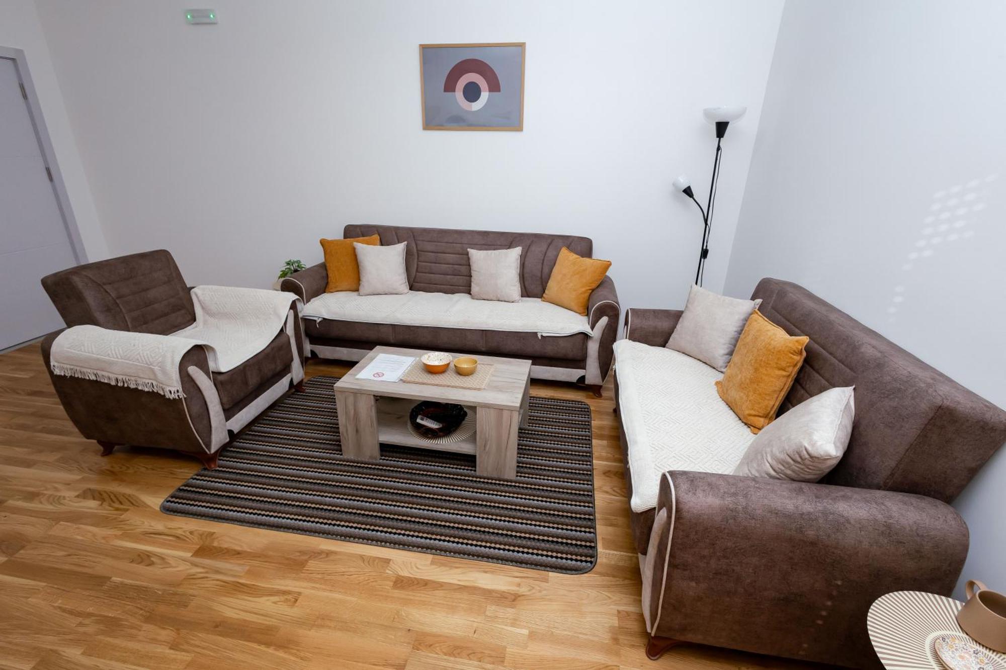 Elegant Escape Podgorica Apartment Екстериор снимка