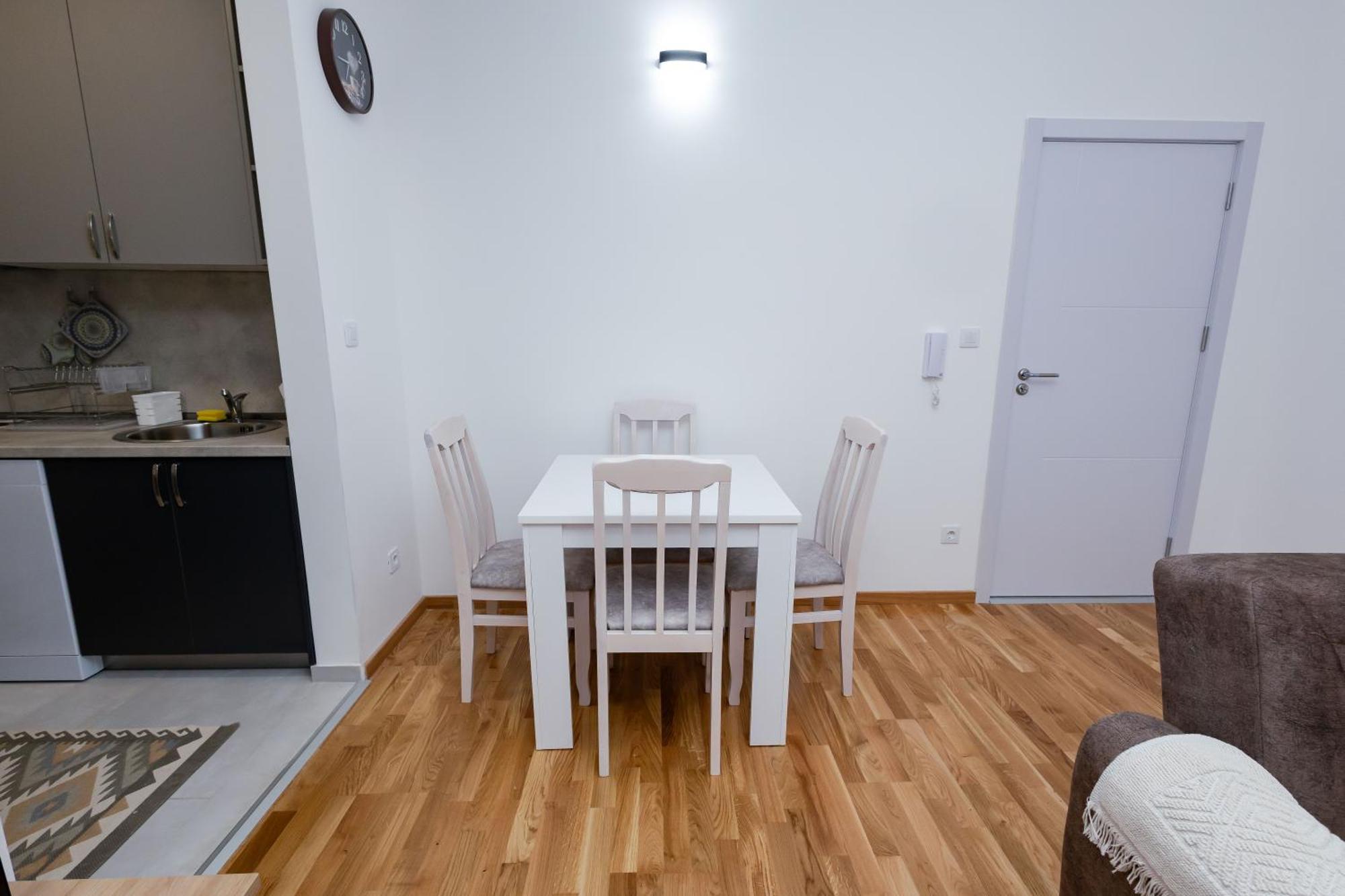 Elegant Escape Podgorica Apartment Екстериор снимка